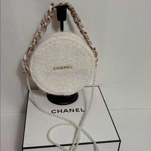 Nwot Channel Beauty Pouch Comes with box